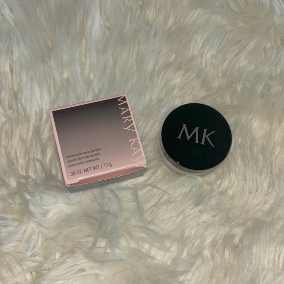 NEW Mary Kay Translucent Loose Powder - Picture 1 of 3